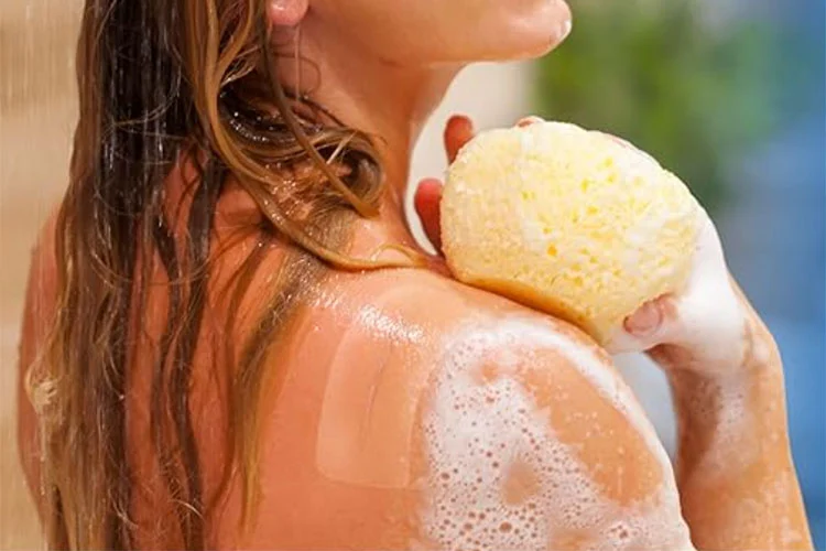 Singapore Firm မှ RNA-Powered Skin-Colored Scar Patch ကို ထုတ်ဖော်ပြသလိုက်ပါတယ်။